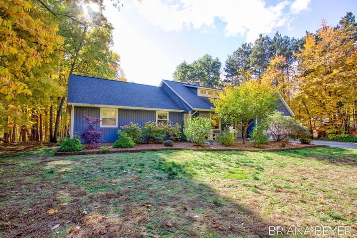 Property Photo:  1840 Main Street  MI 49424 