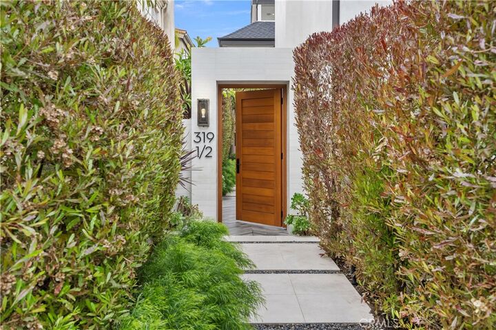 Property Photo: 319 1/2 Jasmine CA 92625