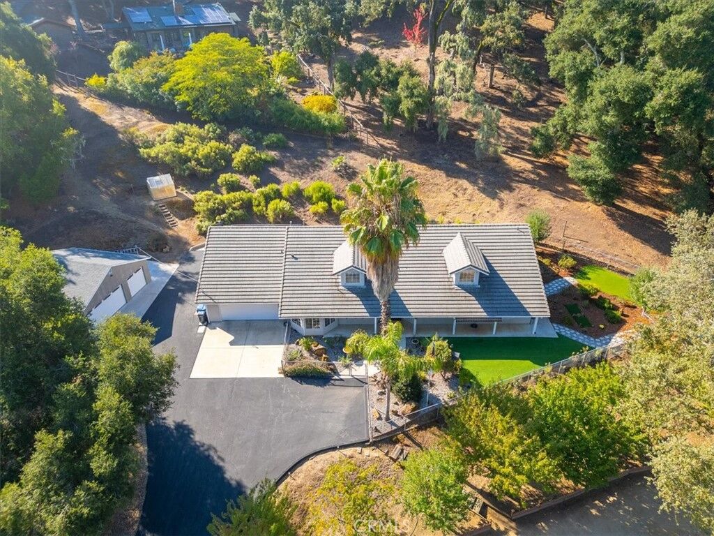 Property Photo:  9350 Santa Cruz Rd  CA 93422