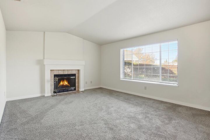 Property Photo: 8282 Union Creek Way CA 95828