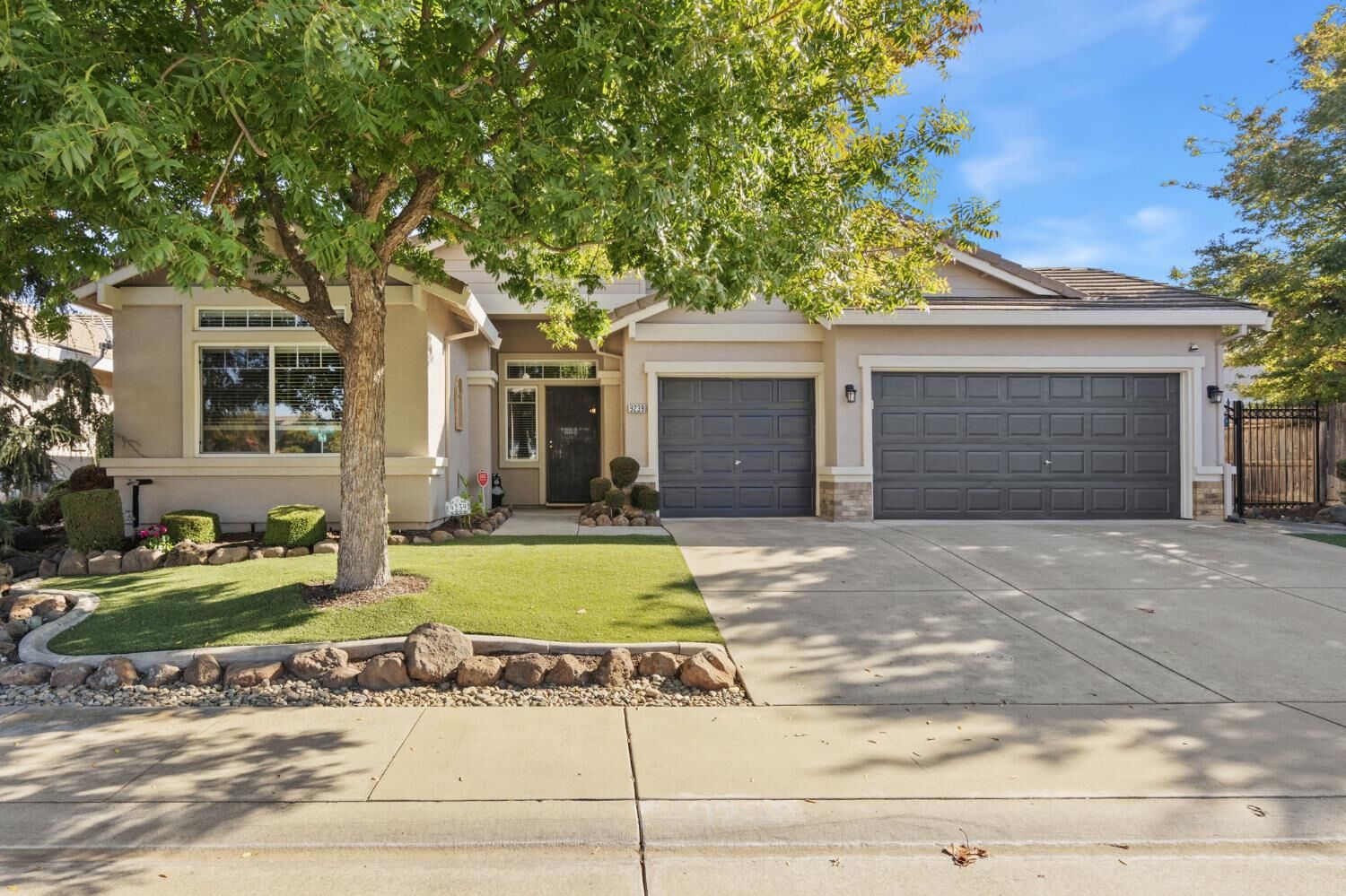 Property Photo: 9239 Crystal Falls Way CA 95624