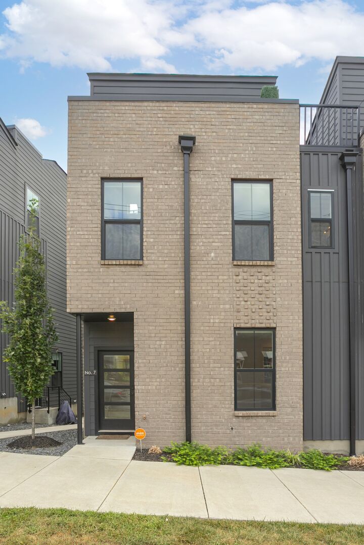 Property Photo:  1701 Porter Rd 7  TN 37206