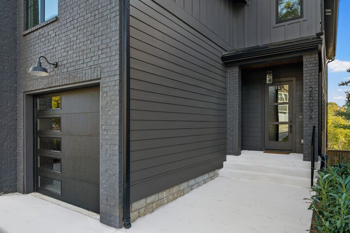 Property Photo: 2507A Barclay Dr TN 37206