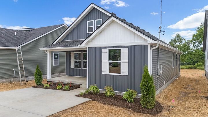 Property Photo:  1134 Snow Ave  TN 37115 