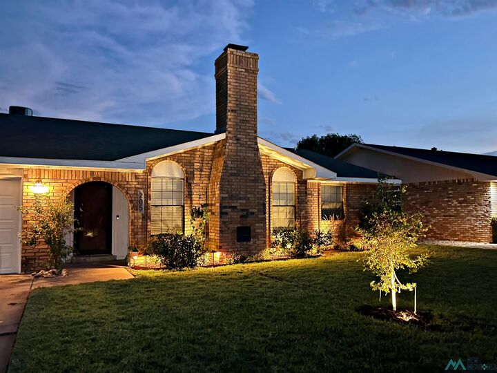 Property Photo: 205 Chanticleer Place NM 88101