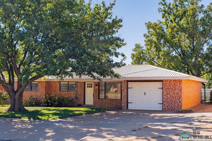 Property Photo:  121 Waneta Circle  NM 88101 