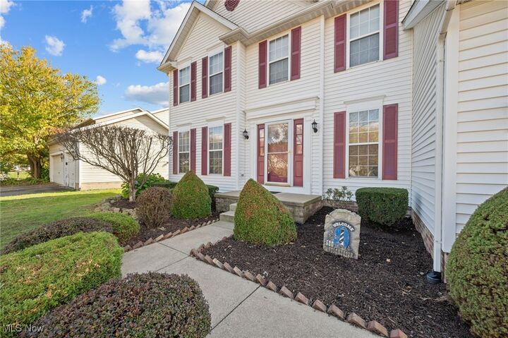 Property Photo: 580 Colchester Court OH 44319