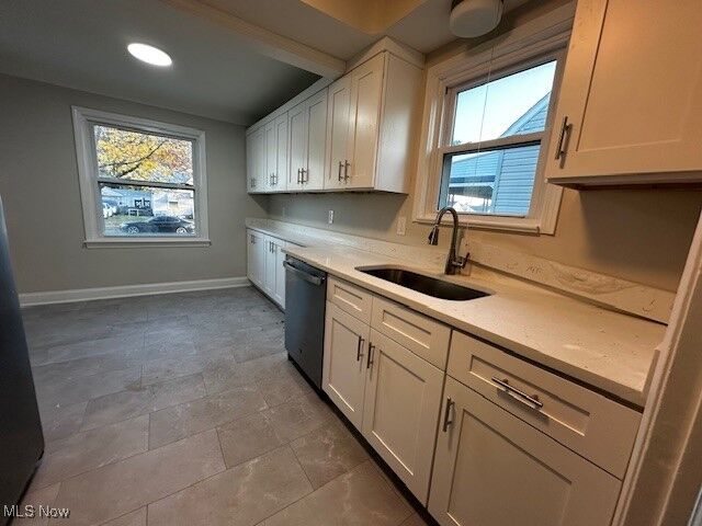 Property Photo:  8017 Wainstead Drive  OH 44129 