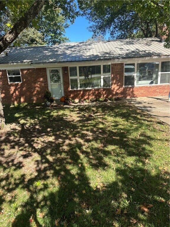 Property Photo:  50 Northwood Street  AR 72774 