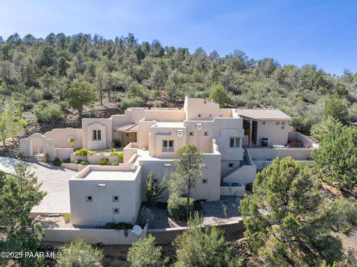 Property Photo:  628 W Lee Boulevard  AZ 86303