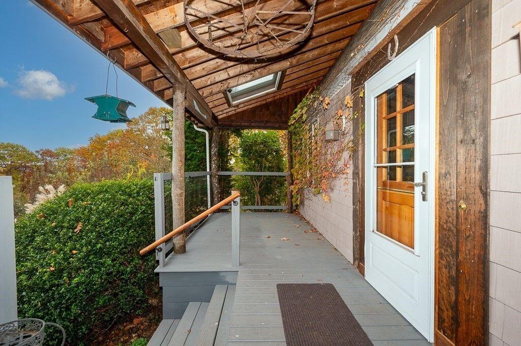 Property Photo:  231 Chamberlain Hill Rd  MA 01005 