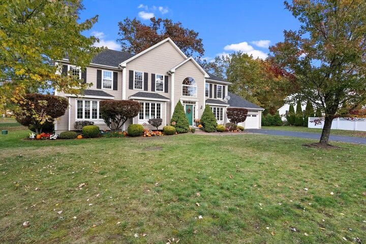 Property Photo:  17 Meredith Rd  NH 03079 