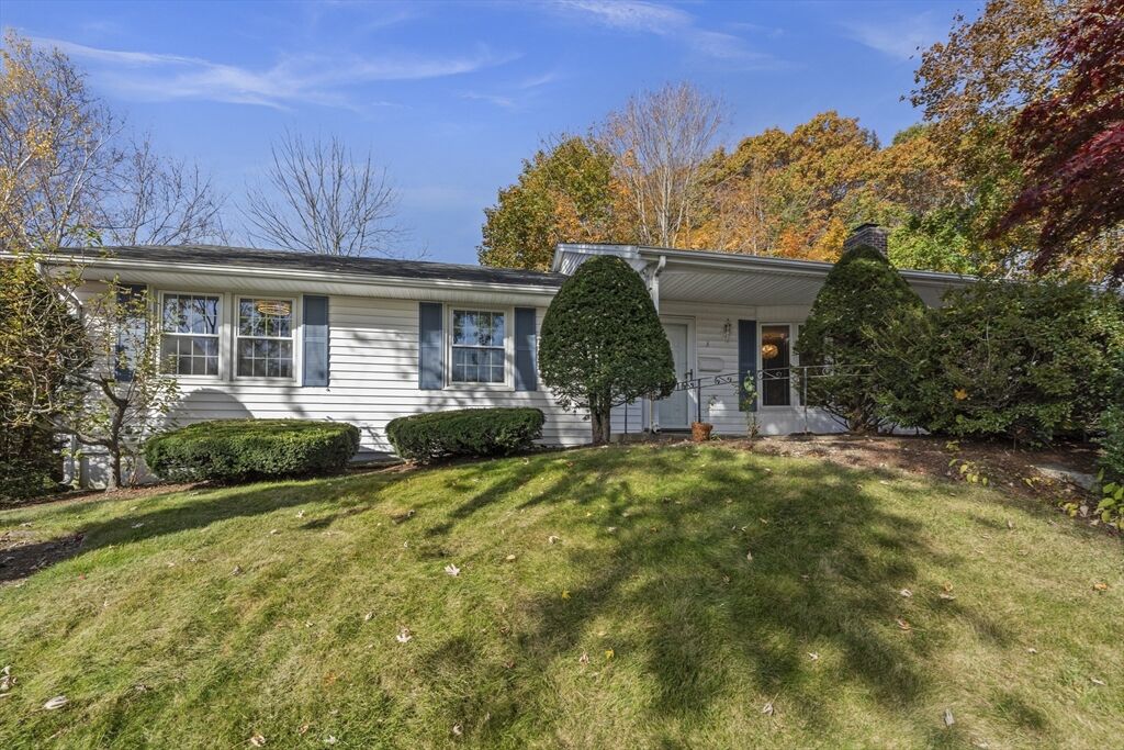 Property Photo: 3 Lynnwood Lane MA 01609