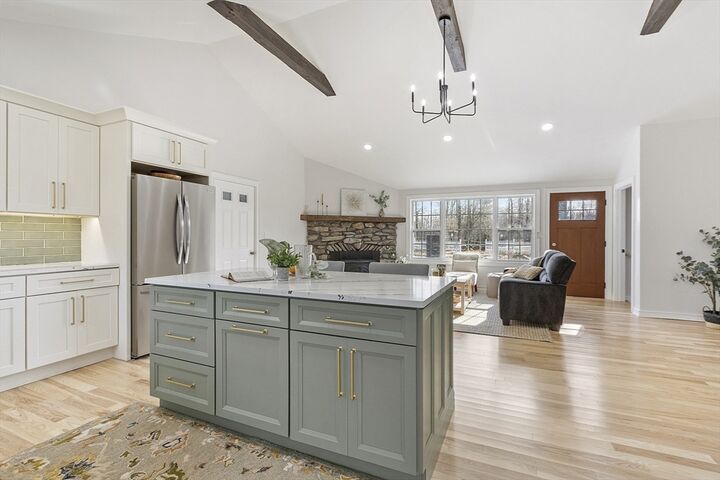 Property Photo:  21 Davis Rd  MA 01473