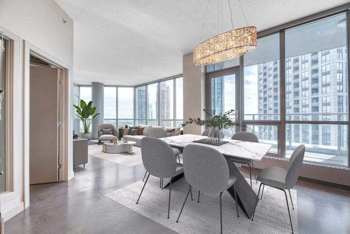 Property Photo: 220 12 Avenue SE 2405 AB T2G 0R5