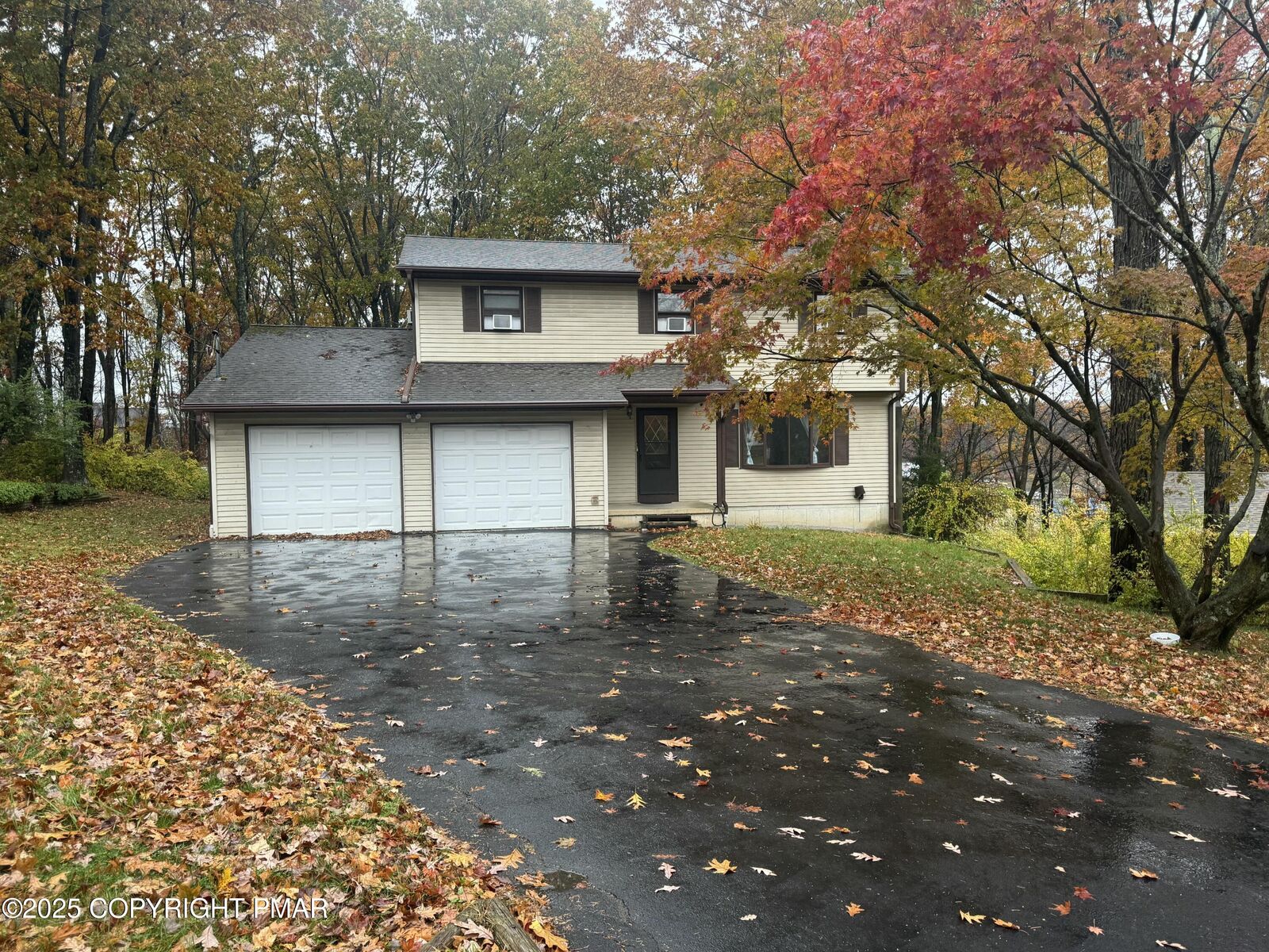 Property Photo:  7 Hillside Court  PA 18301 