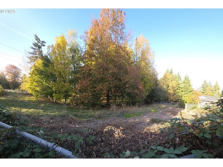 Property Photo: 10500 NE 46th St WA 98682