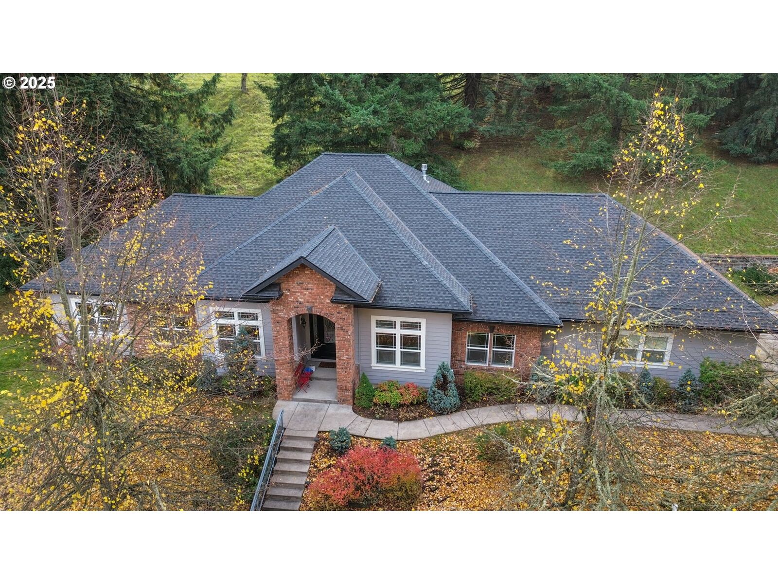 Property Photo:  3085 Summit Sky Blvd  OR 97405 