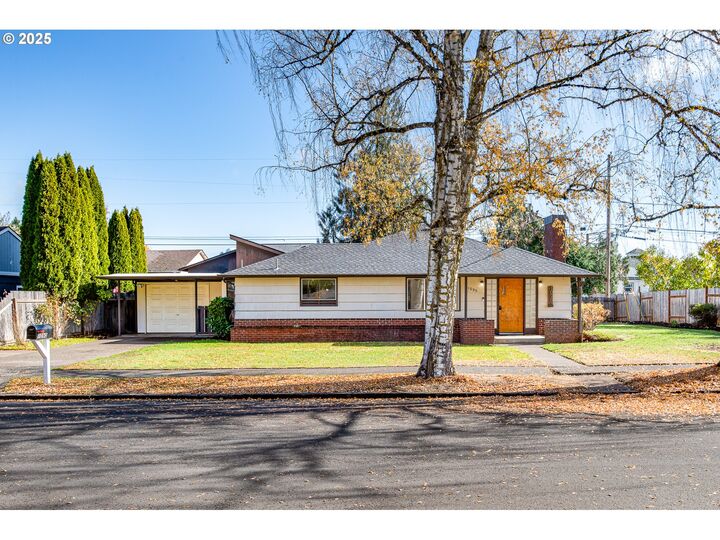 Property Photo:  1090 Nyssa St  OR 97448 