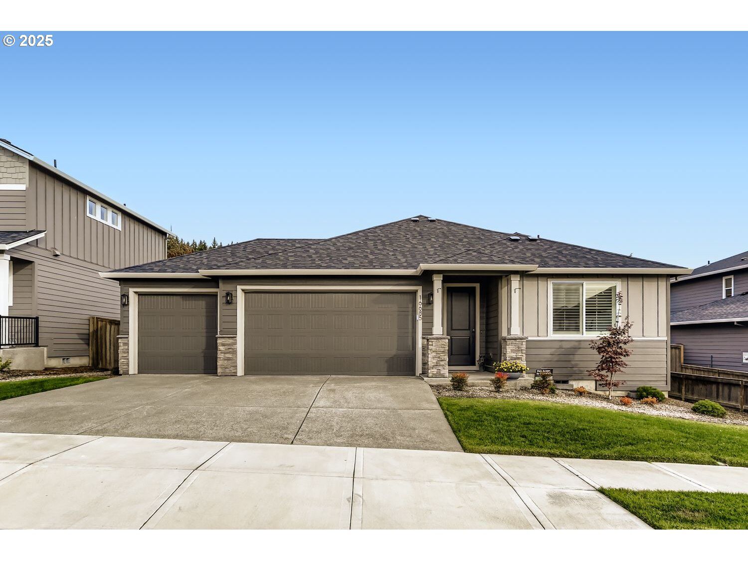 Property Photo:  16685 SE Pacific Crest Trail Pl  OR 97086 