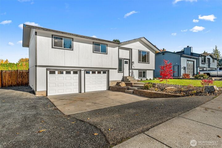 Property Photo:  1571  3rd Street SE  WA 98802 