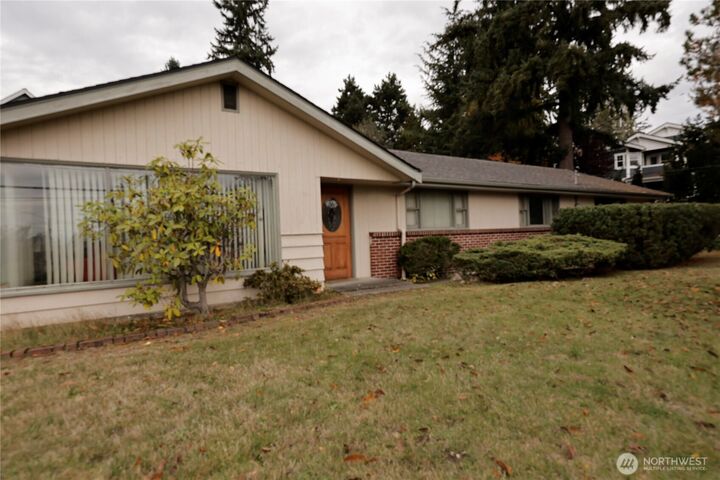 2105  100th Avenue NE  Bellevue WA 98004 photo