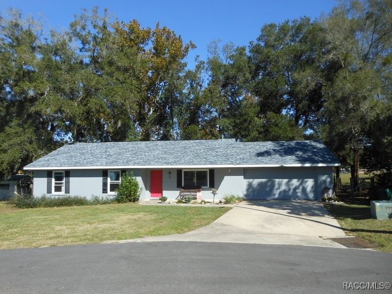 Property Photo:  828 Great Pine Point  FL 34452 
