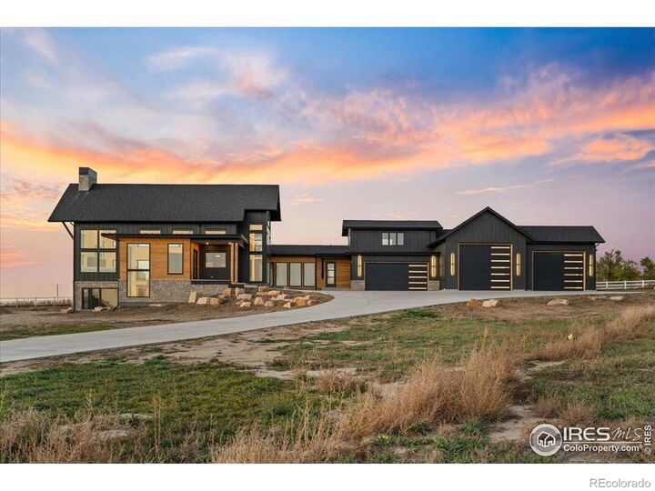 Property Photo:  42260 Waterford Hill Way  CO 80524 