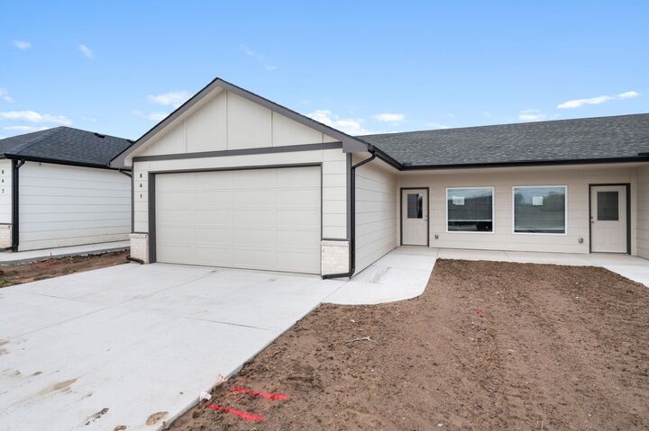Property Photo: 841 S Wybern St KS 67147-8977
