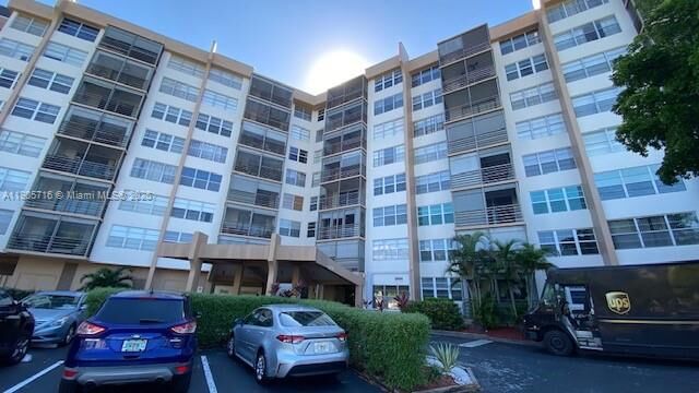 Property Photo:  1100 Saint Charles Pl Ph15  FL 33026 