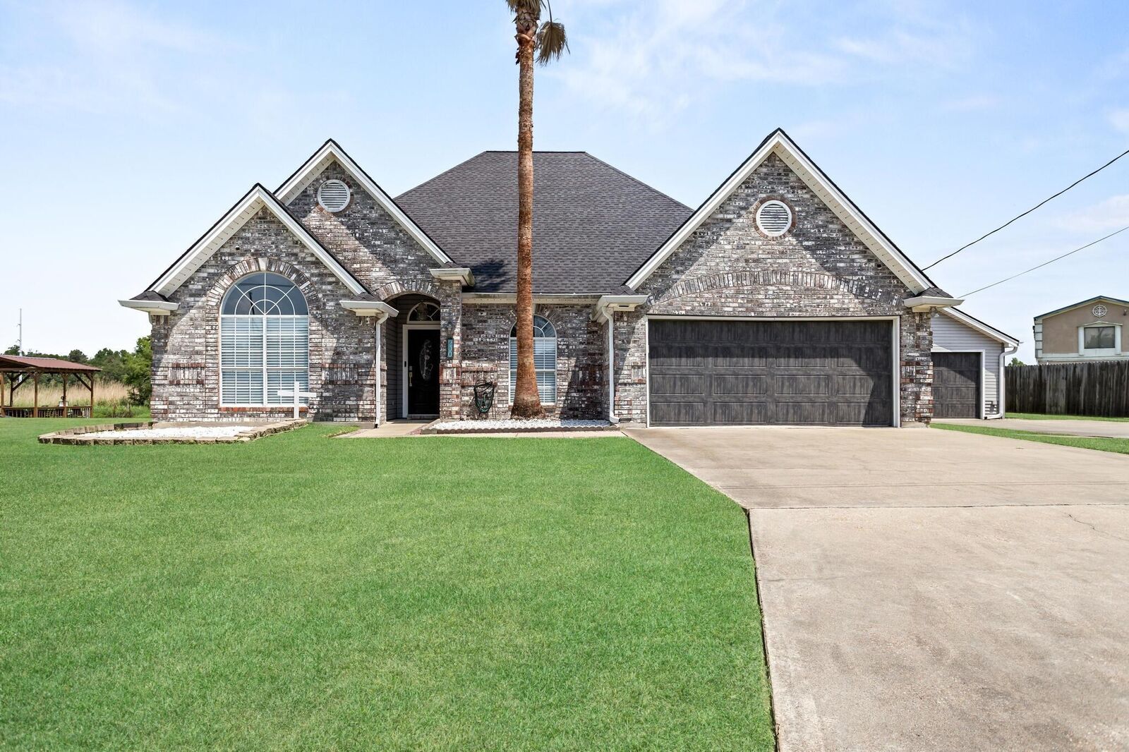 Property Photo:  200 Skylark Ave  TX 77611 