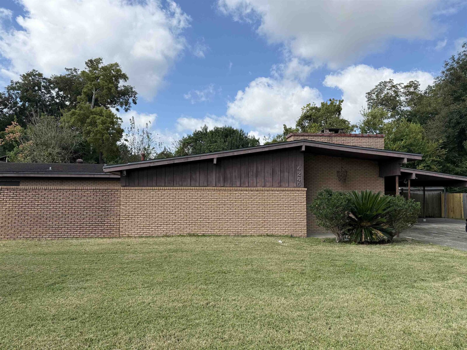 Property Photo:  4240 Maddox Street  TX 77705