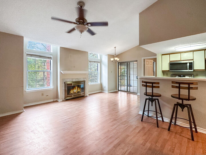 Property Photo:  31 High Street Apt 11304  CT 06118 