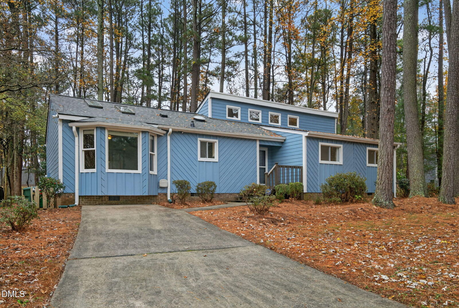 Property Photo:  507 Holtz Lane  NC 27511 