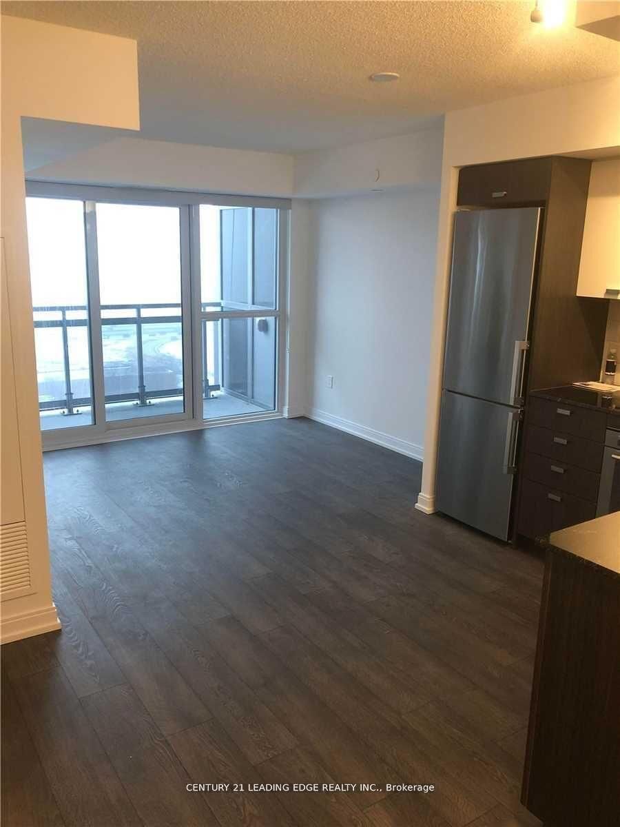 Property Photo:  275 Village Green Square 2225  ON M1S 0L8 