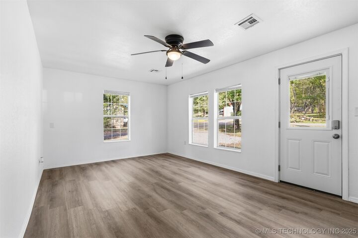 Property Photo: 516 S Cherokee Street OK 74960