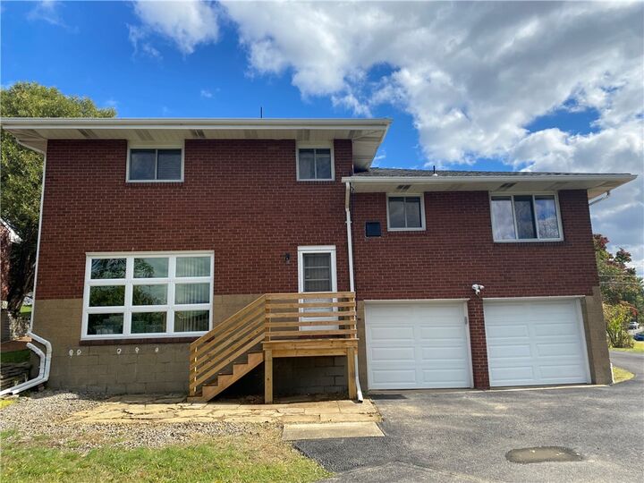 Property Photo:  3391 Hiwood Dr  PA 15234 
