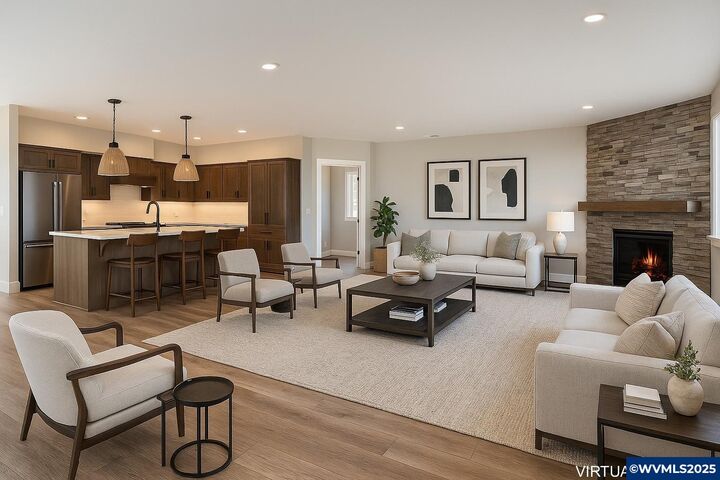 Property Photo: 1231 Thunderbird Av S OR 97306