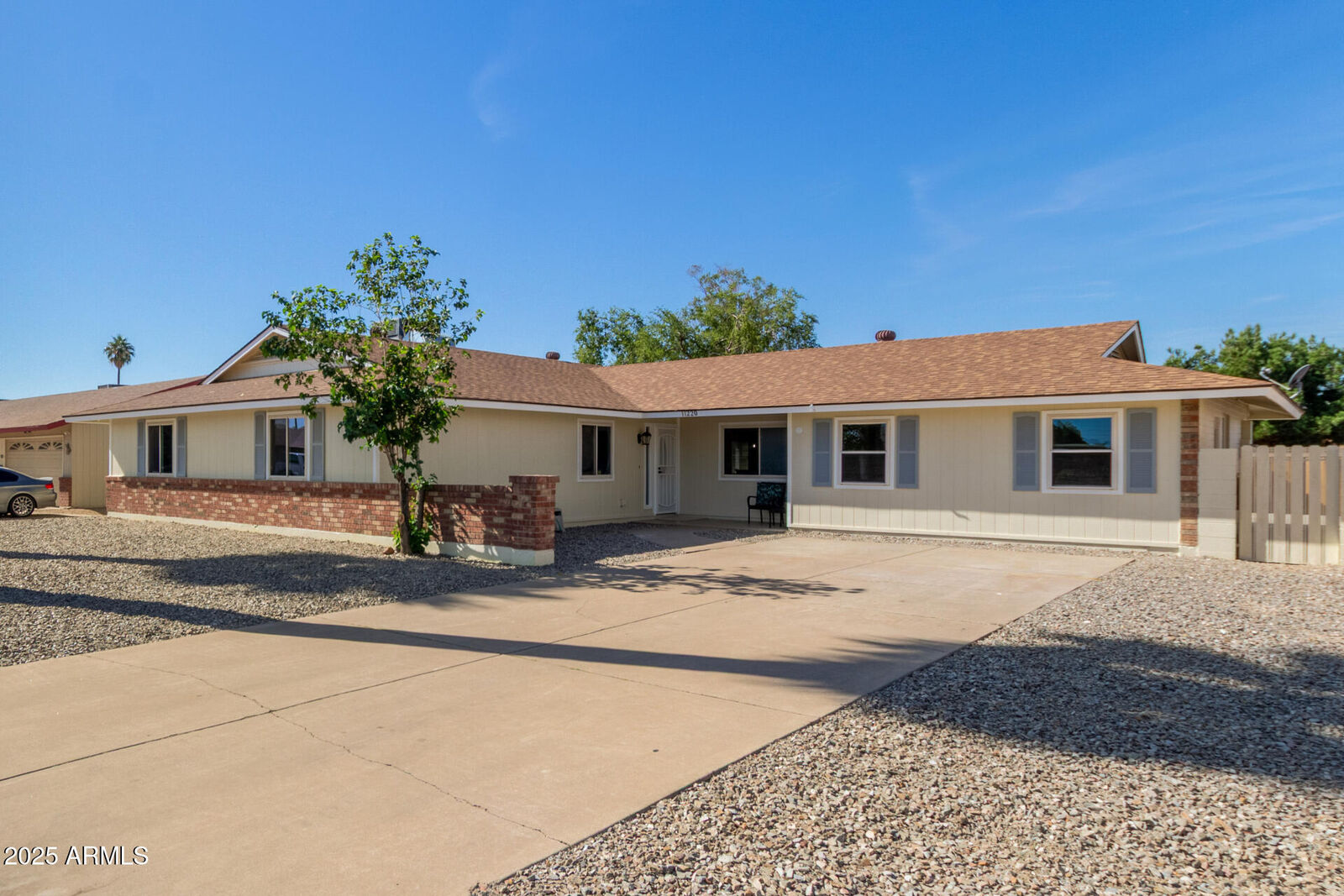 Property Photo: 11220 N 37th Avenue AZ 85029
