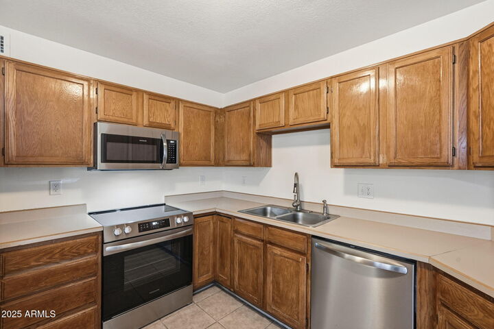 Property Photo: 1294 N Blackstone Drive AZ 85224