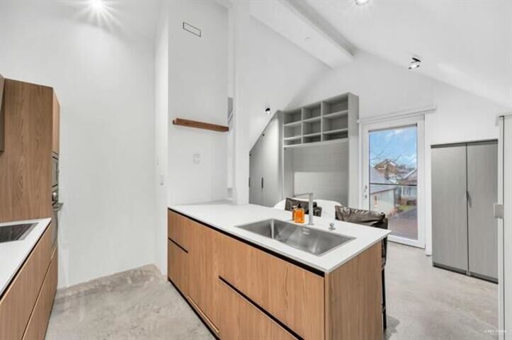 Property Photo: 829 Keefer Street 3 BC V6A 1Y8
