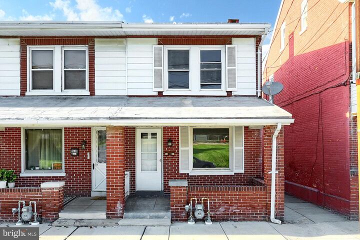1437 W King Street  York PA 17404 photo