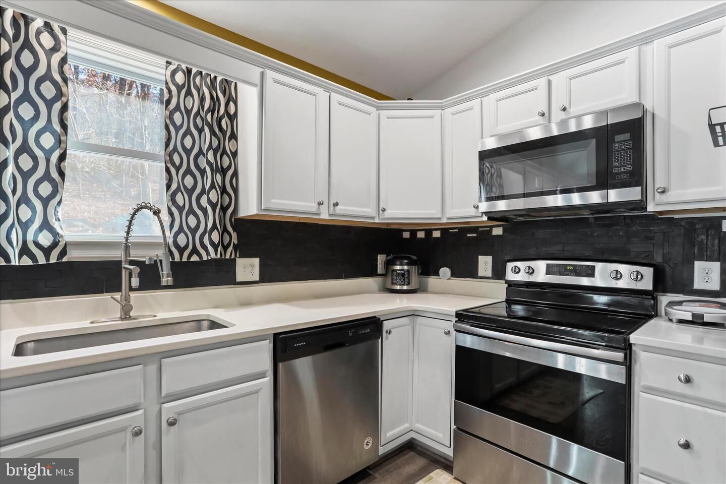 Property Photo: 1496 Rolling Lane WV 25425