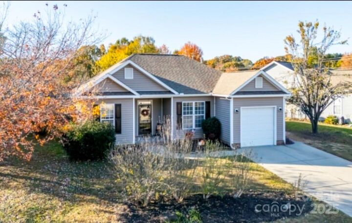 Property Photo: 1175 Steele Meadows Drive SC 29715