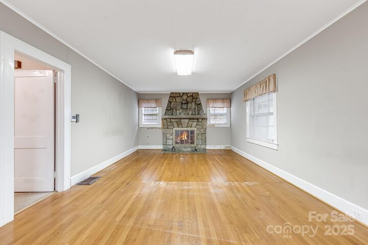 Property Photo:  1819 Windsor Drive  NC 28791 