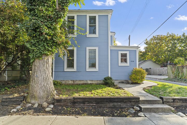 Property Photo: 938 Hunter Avenue OH 43201