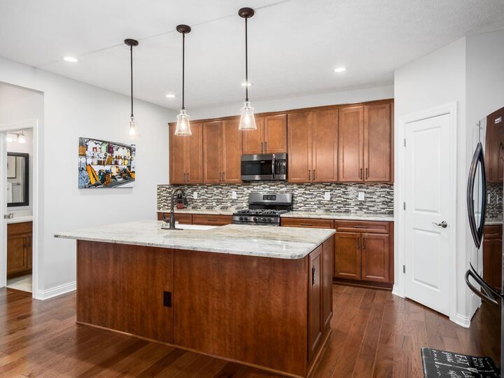 Property Photo:  7033 Glenapp Lane  OH 43016 