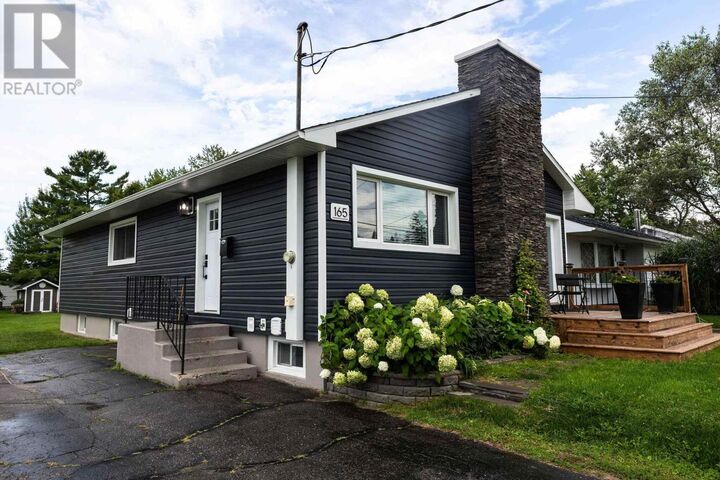 Photo de la propriété: 165 Hugill St ON P6A 4E9