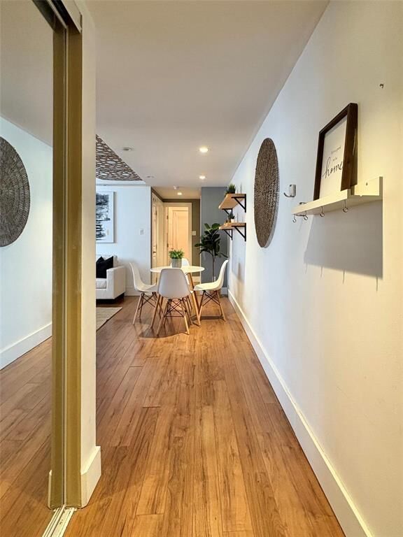 Property Photo:  375 Stradbrook Avenue  MB R3L 0J7