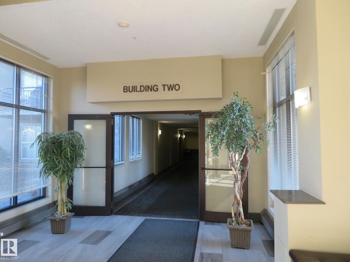 Photo de la propriété:  4245 139 Avenue NW 2-417  AB T5Y 3E8 